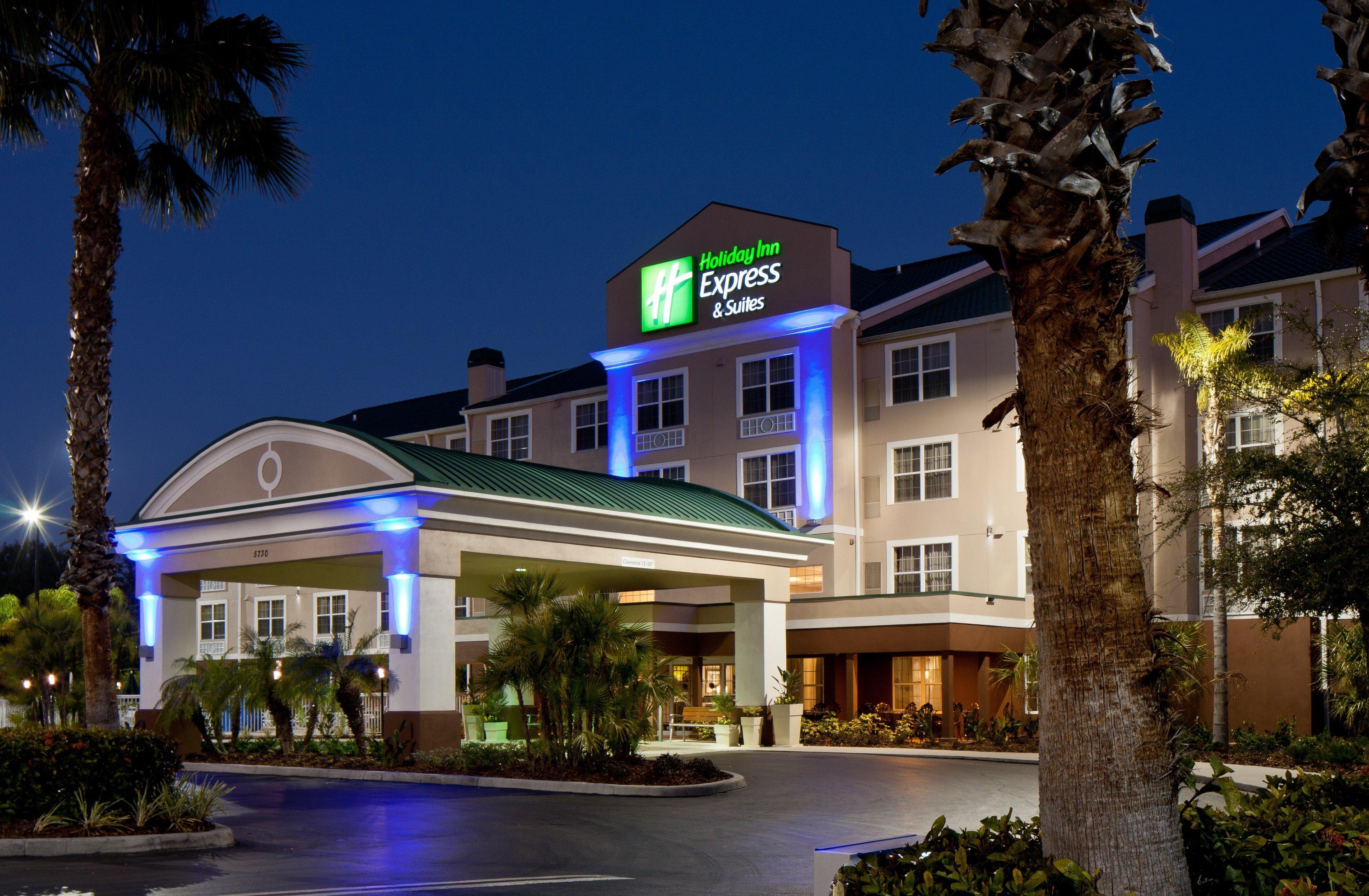 Holiday Inn Express & Suites Sarasota East, An Ihg Hotel Exterior photo